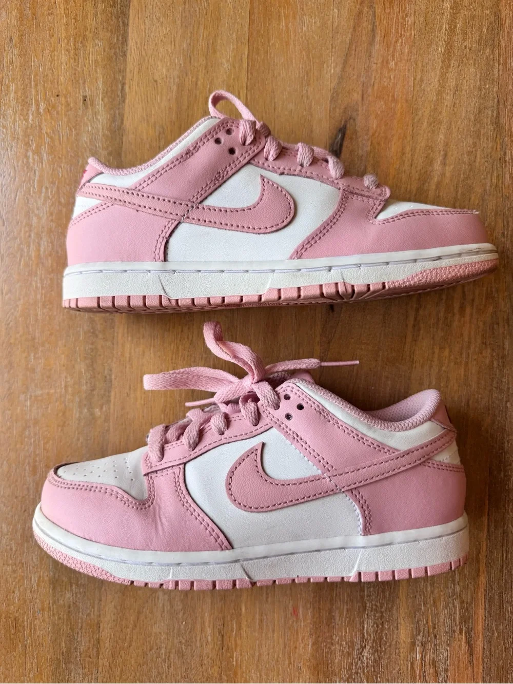 Nike Kids Pink and White Low-Top Sneakers — size2Y